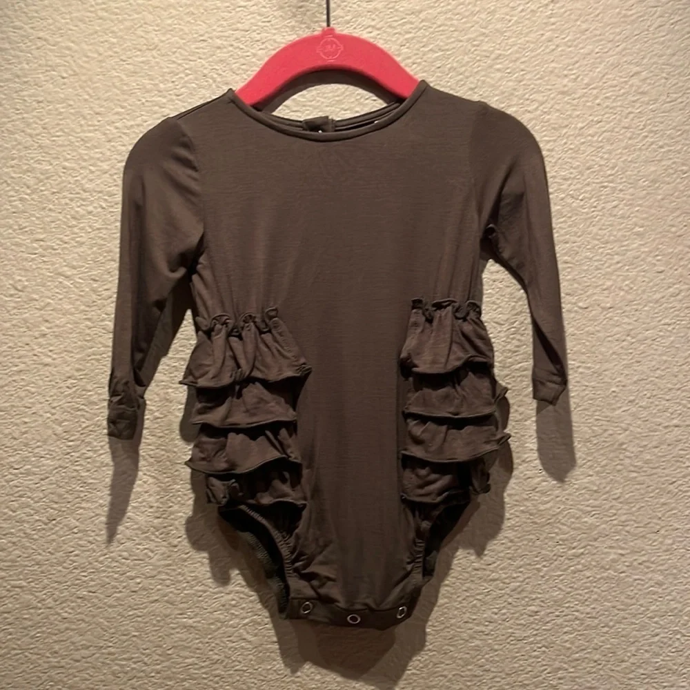 New Kate Quinn Girls Long Sleeve Ruffle Rompers - Set of Two 3-6 Months NWOT